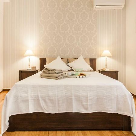 Classy And Stylish Private Apartment At Acropolis Museum Metro Station Athena Bagian luar foto