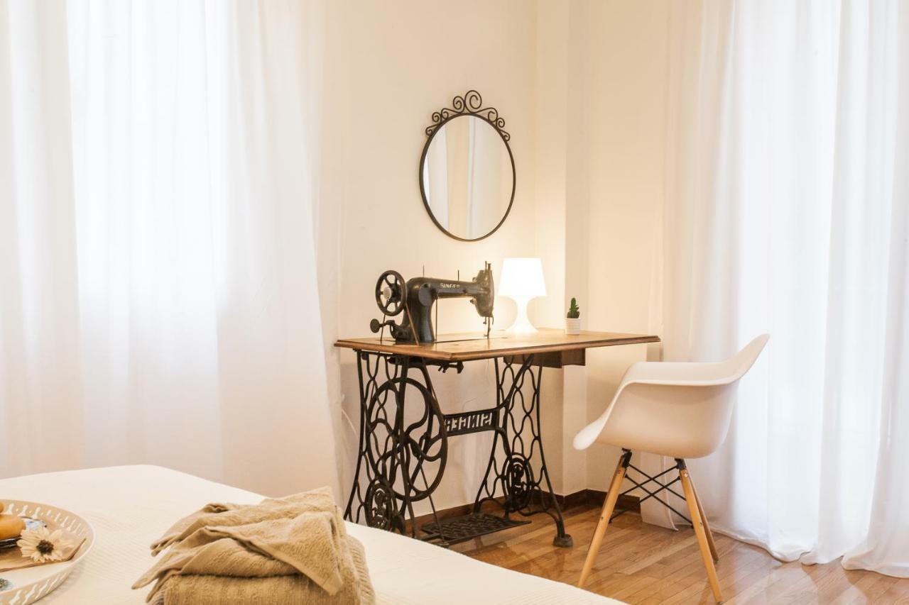 Classy And Stylish Private Apartment At Acropolis Museum Metro Station Athena Bagian luar foto