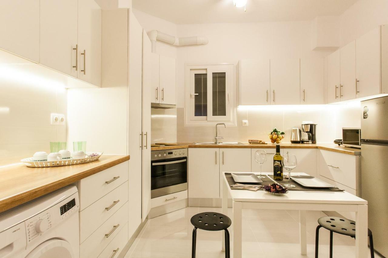 Classy And Stylish Private Apartment At Acropolis Museum Metro Station Athena Bagian luar foto