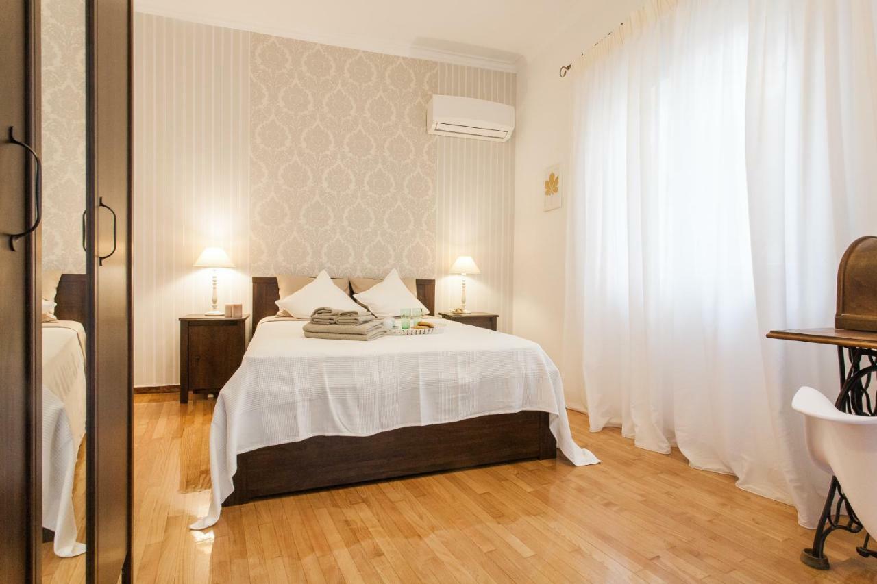 Classy And Stylish Private Apartment At Acropolis Museum Metro Station Athena Bagian luar foto