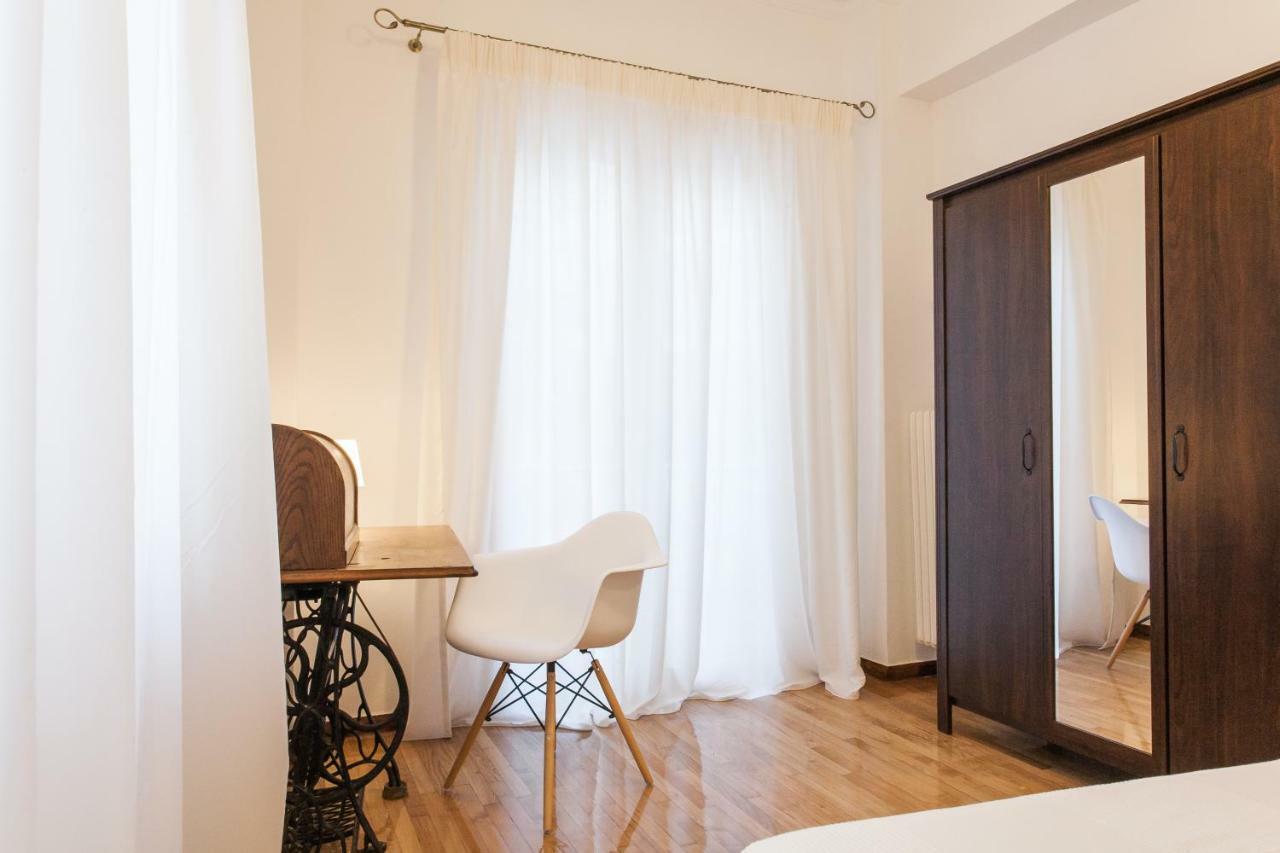 Classy And Stylish Private Apartment At Acropolis Museum Metro Station Athena Bagian luar foto